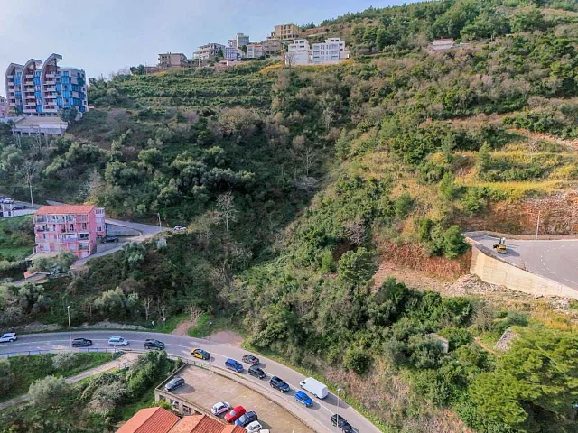Grundstück in Budva mit einem fertigen Konzeptprojekt — photo 7